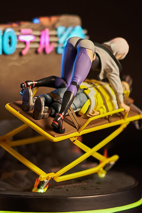 CYBERPUNK EDGERUNNERS LUCY AND DAVID RUNAWAY DIORAMA