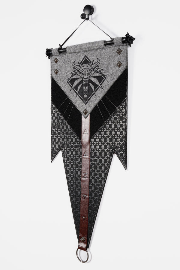 THE WITCHER PIN AND PATCH BANNER