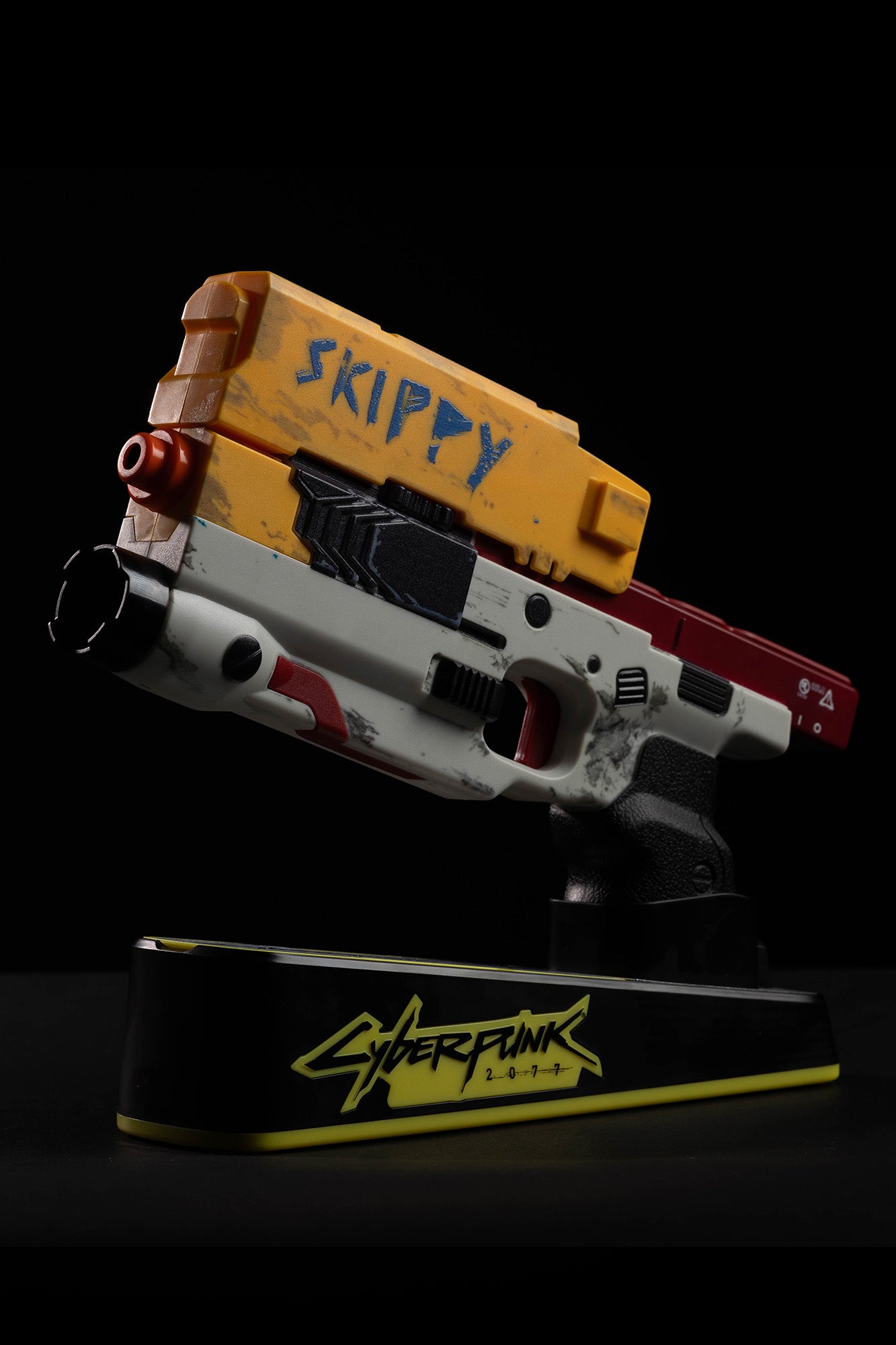 Cyberpunk 2077 Skippy Deluxe Blaster with Light Up Stand