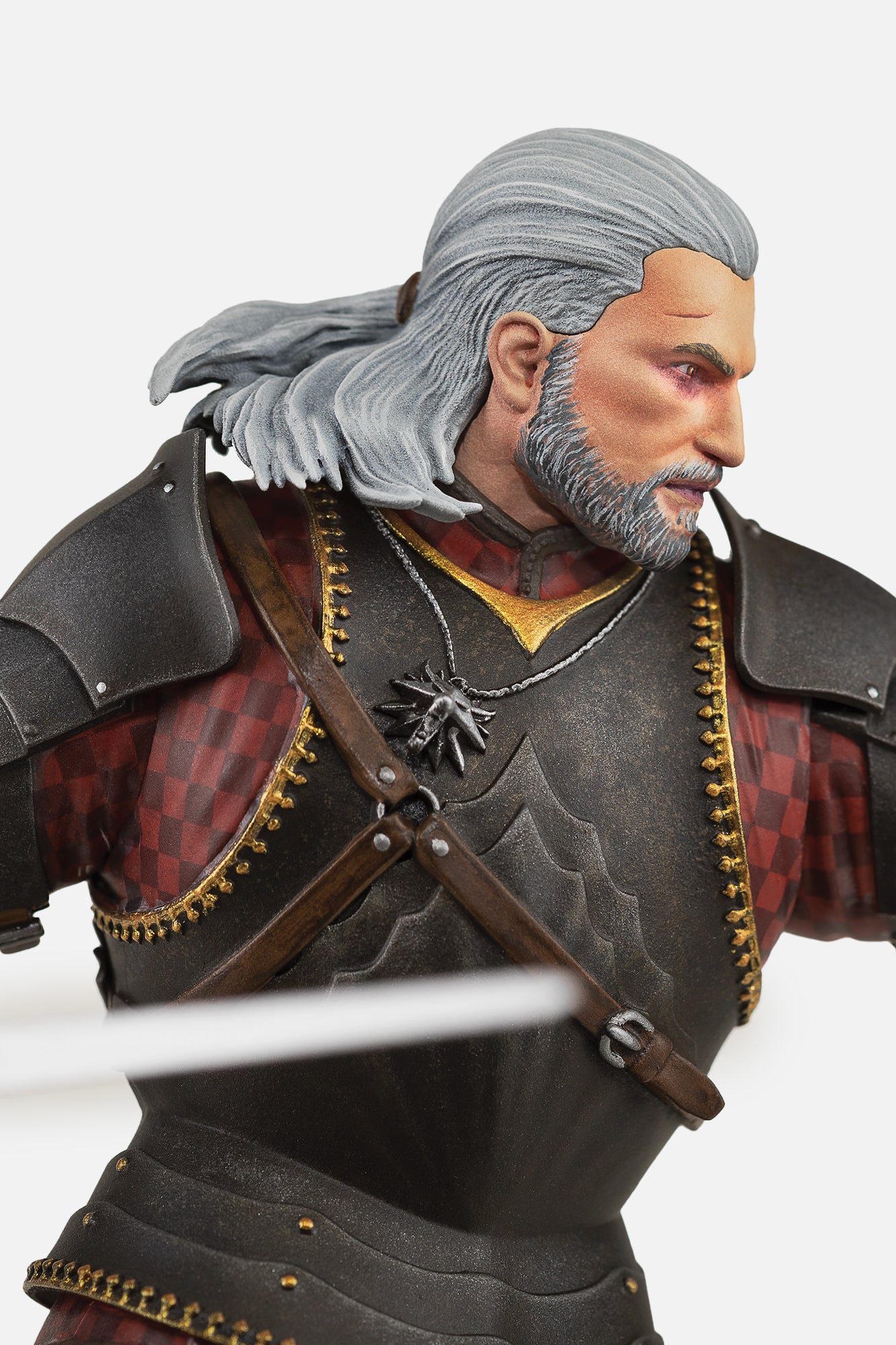 THE WITCHER 3: WILD HUNT - GERALT TOUSSAINT TOURNEY ARMOR FIGURE
