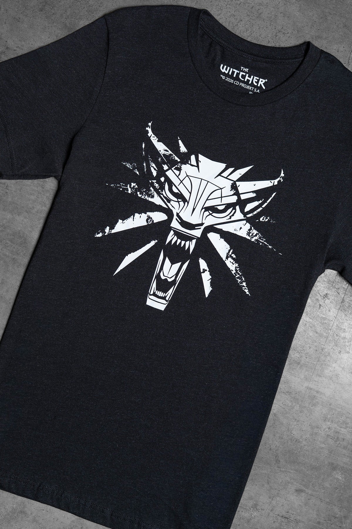 THE WITCHER WOLF MEDALLION TEE
