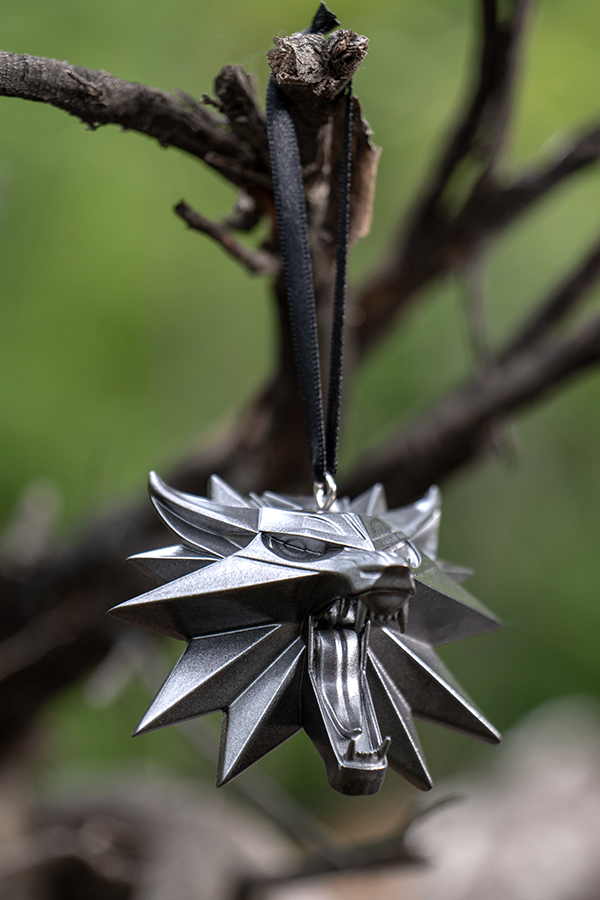 THE WITCHER WOLF MEDALLION ORNAMENT