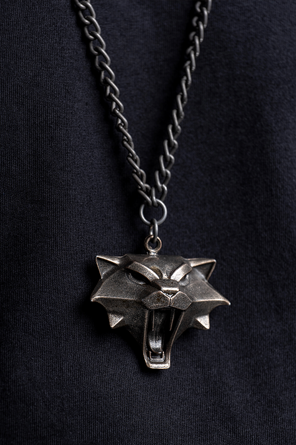 THE WITCHER CAT SCHOOL MEDALLION