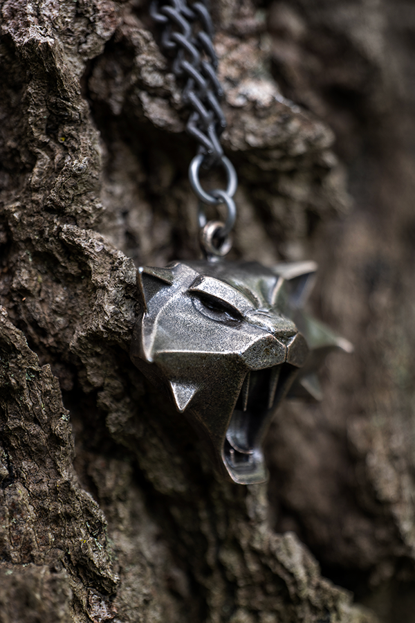 THE WITCHER CAT SCHOOL MEDALLION