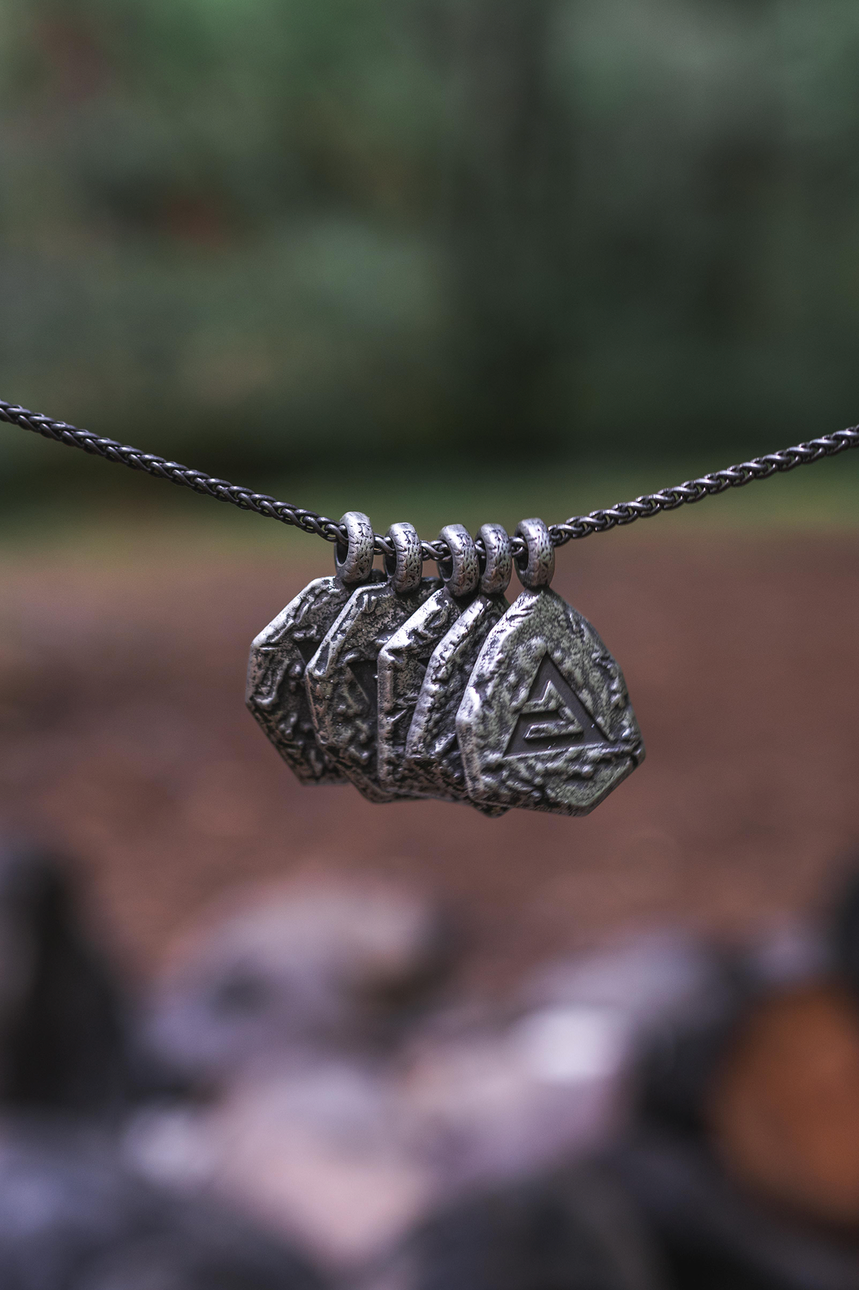 THE WITCHER SIGNS PENDANT SET AND KEEPSAKE BOX