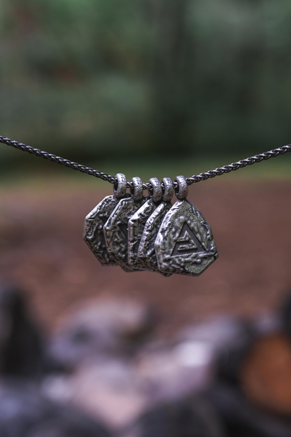 THE WITCHER SIGNS PENDANT SET AND KEEPSAKE BOX