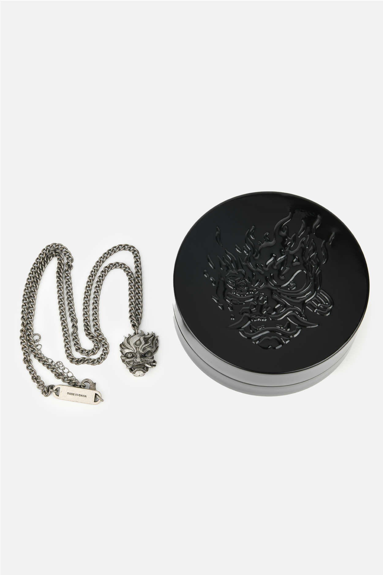 CYBERPUNK 2077 SAMURAI MEDALLION NECKLACE