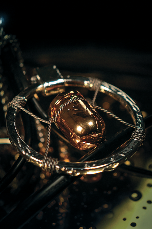CYBERPUNK 2077 V S BULLET NECKLACE PRECIOUS METAL EDITION CD PROJEKT cyberpunk-2077-v-s-bullet-necklace-precious-metal-edition-cd-projekt