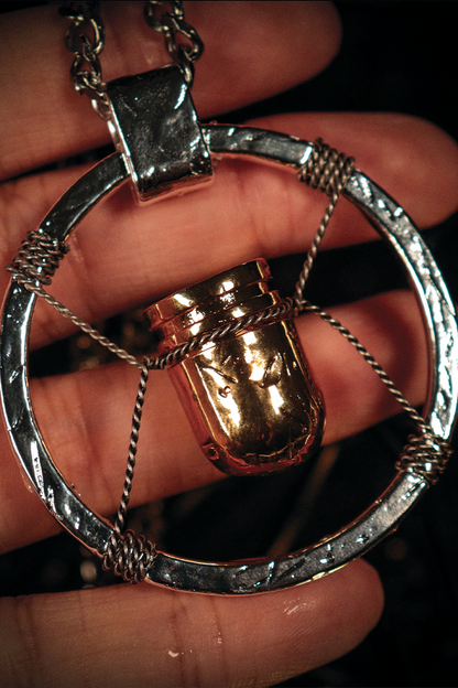 CYBERPUNK 2077 V'S BULLET NECKLACE PRECIOUS METAL EDITION