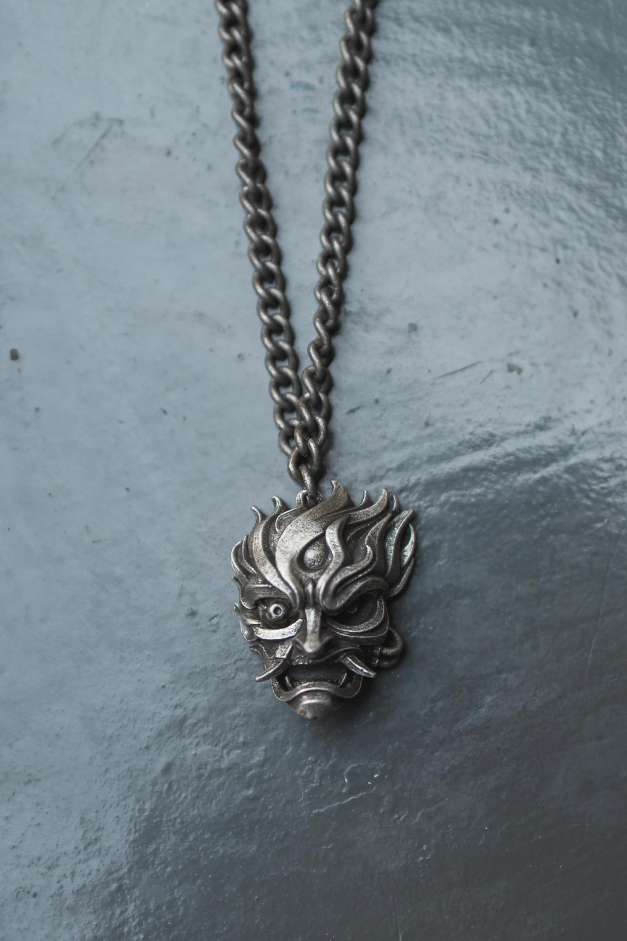 CYBERPUNK 2077 SAMURAI MEDALLION NECKLACE