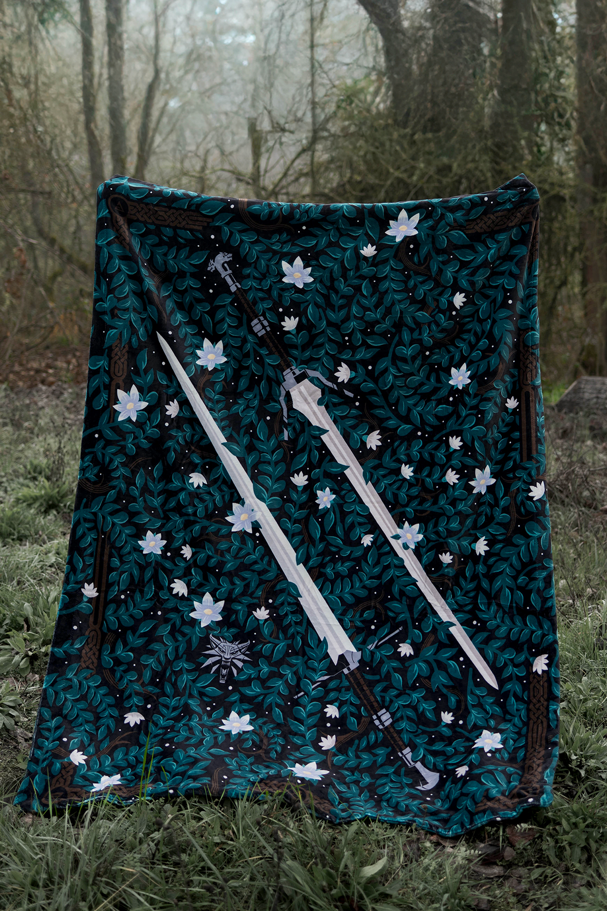 THE WITCHER GERALT'S SWORDS BLANKET