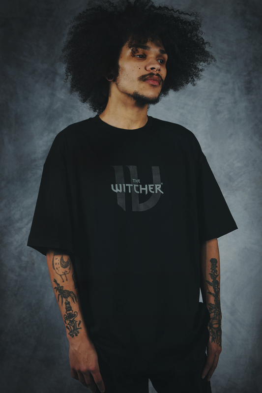 THE WITCHER 4 LOGO TEE