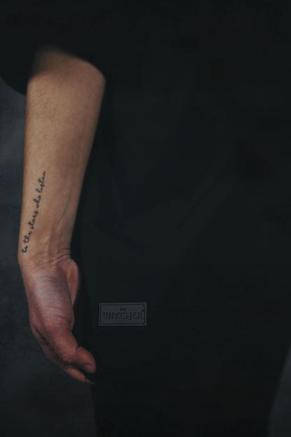 THE WITCHER 4 LOGO TEE